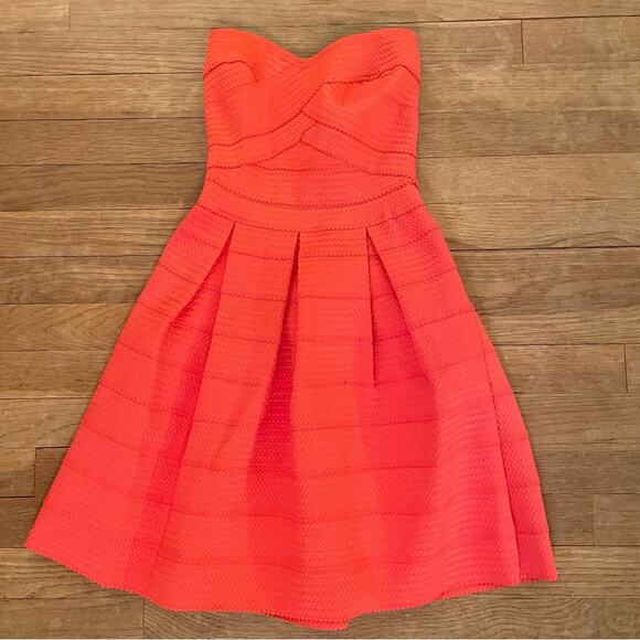 Express pleated coral mini dress size extra small XS 
b24 - Picture 1 of 4